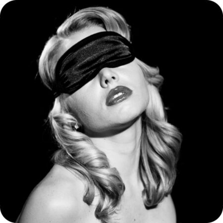 Sex & Mischief Satin Blindfold in Black